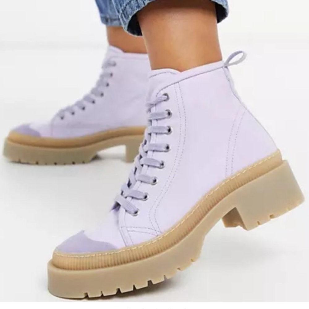 & Other Stories Lavender
Canvas Boot size 36 US 6.5